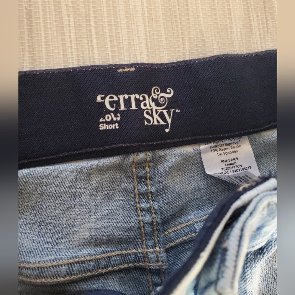 Retro 90's Light Acid Wash Denim Shorts Comfort Wasit band Plus Size 20 EUC - Picture 3 of 6